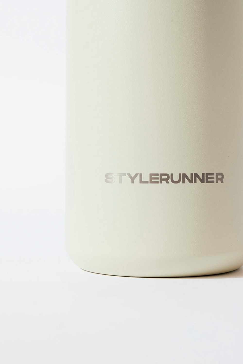 Stylerunner The Original Water Bottle Oat Milk