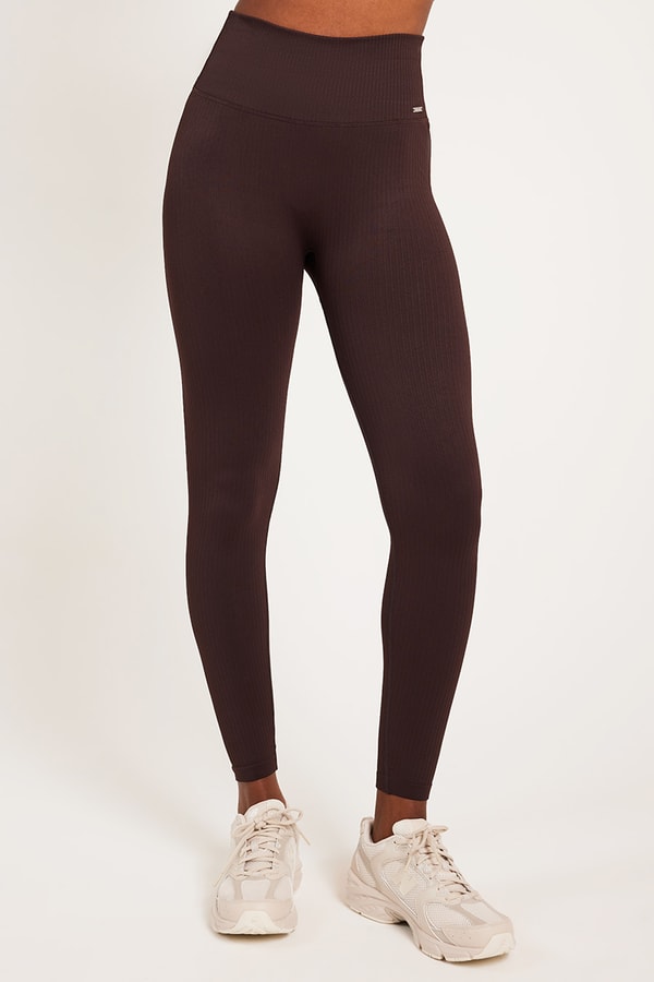 New in: Ribbed Seamless Flare Tights 😍 - Aimn