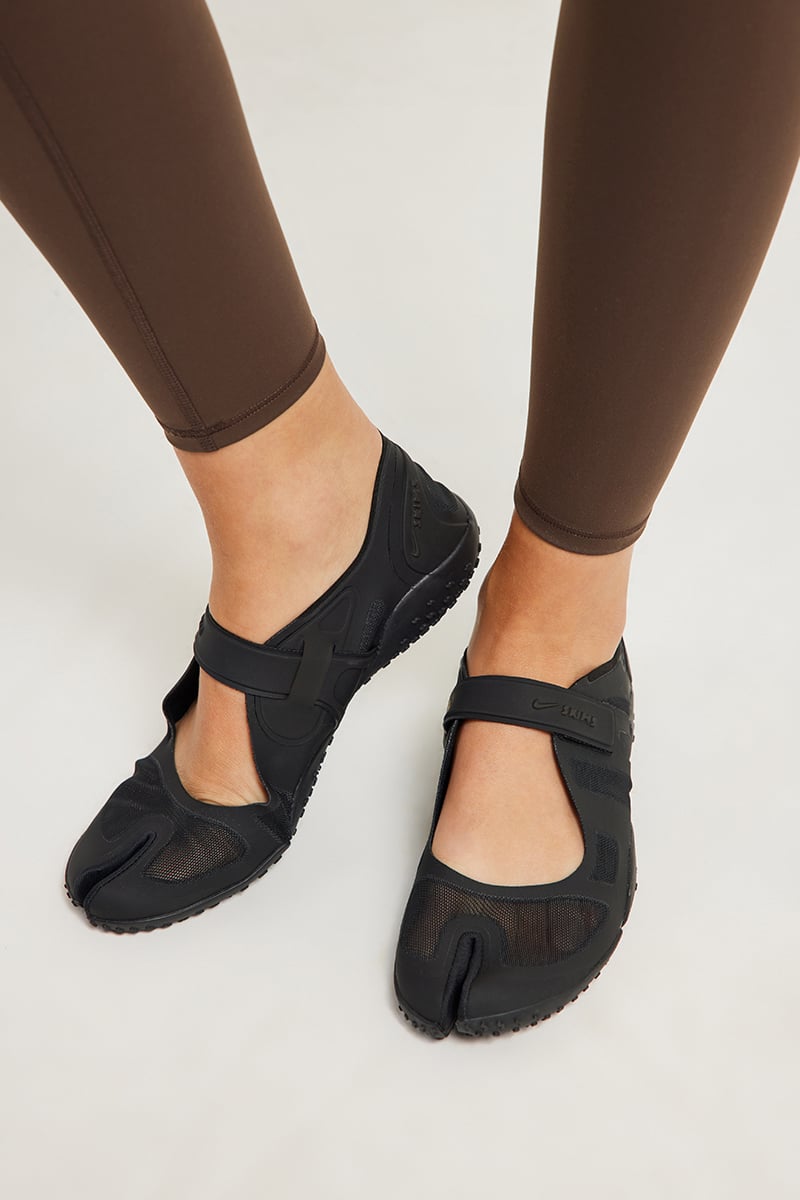 NikeSKIMS Rift Mesh Black/Black-Black | Stylerunner