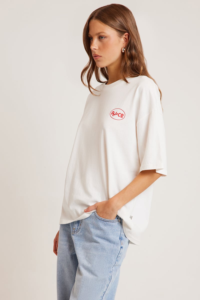 Araminta James Chillin Tee Snow | Stylerunner