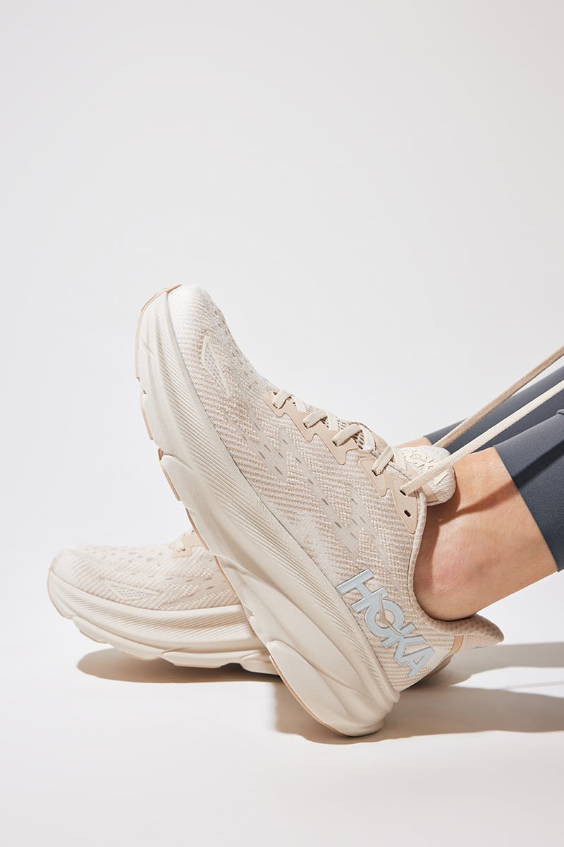 hoka Clifton Shifting Sand/Eggnog Stylerunner