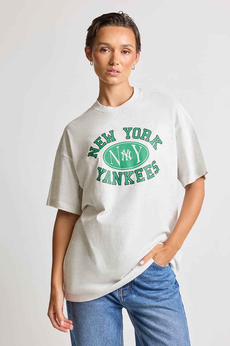 Majestic Yankees Graphic Tee Silver Marle Stylerunner