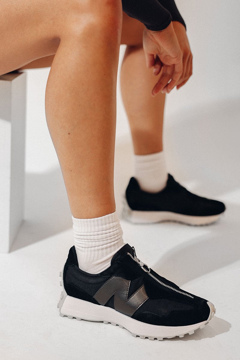 New Balance 327 Black Stylerunner