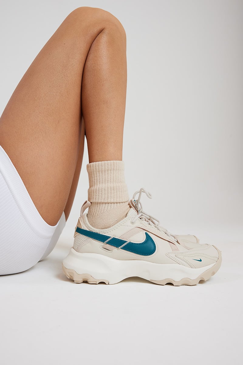 Nike TC 7900 Lt Orewood Brn/Geode Teal-Sanddrift-Sail Stylerunner