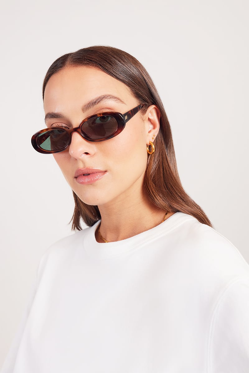 新品　大人気　Le Specs outta love Tort サングラス Outta Love Tort Uni-Sex Oval Sunglasses | Le Specs