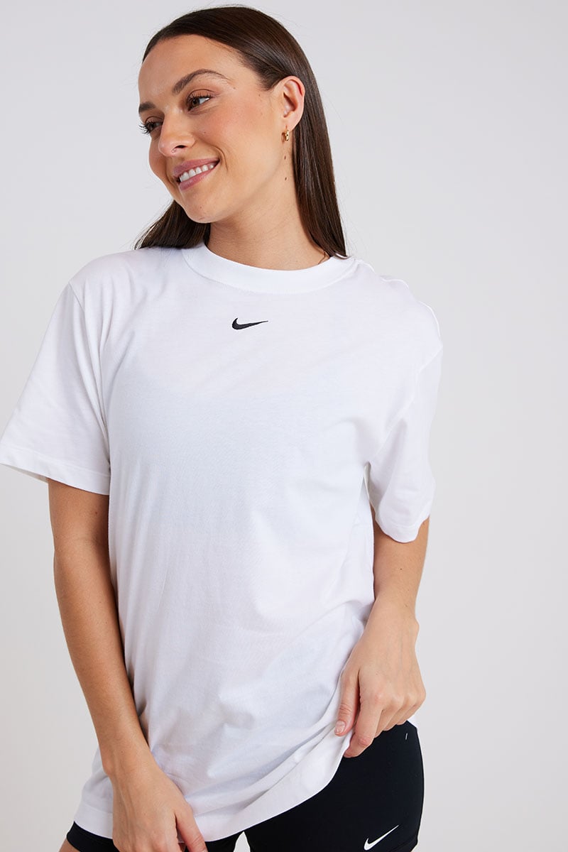 Nike Sportswear Essentials T-Shirt White/Black Stylerunner
