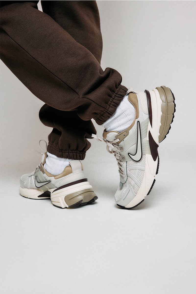 Nike V2K Run Lt Orewood Brn/Light Bone-Khak | Stylerunner