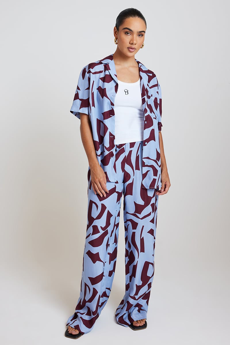 【SKZ I.N.】otona satin wide salopette Salopete Oshkosh com alças ajustáveis, linda e estilosa. - Nenê Store