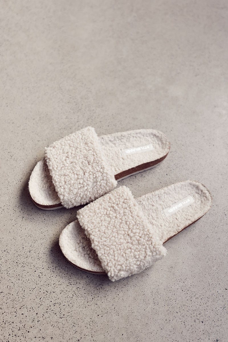 Stylerunner Sherpa Mule Slides Oat Stylerunner