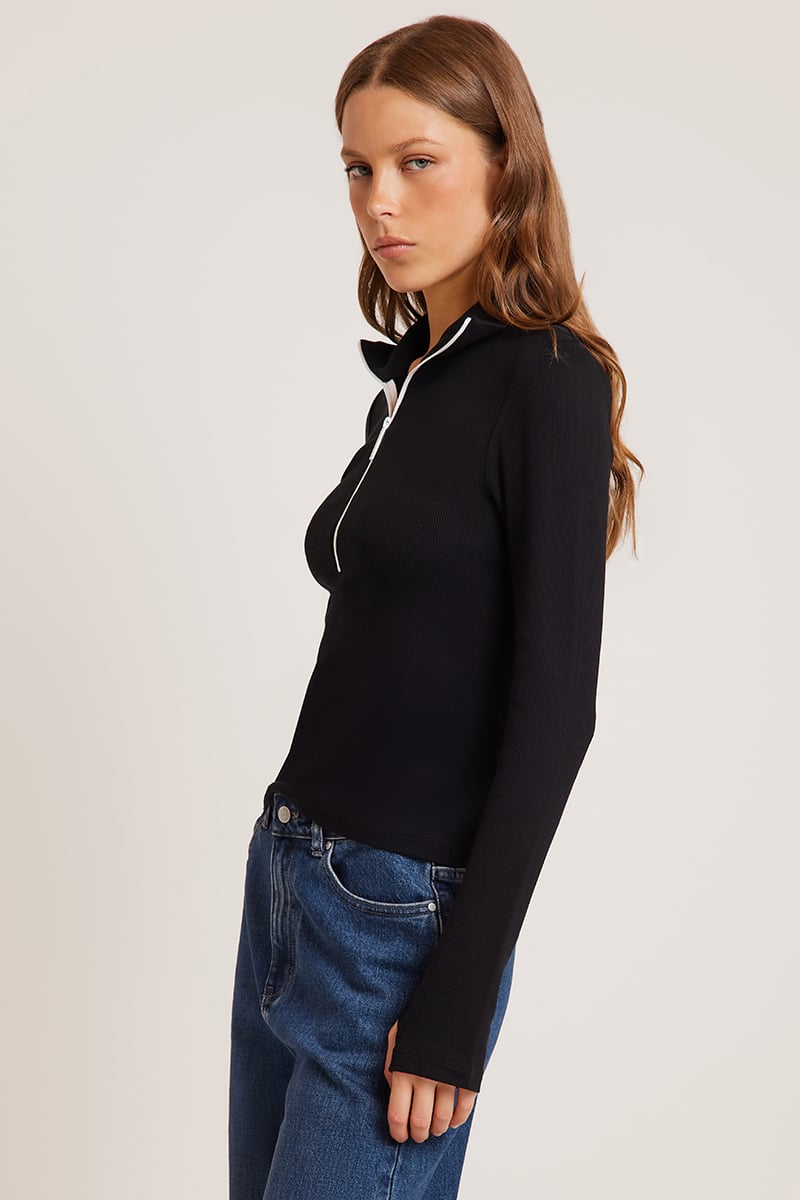 Viktoria & Woods Summit Rib Turtleneck Black | Stylerunner