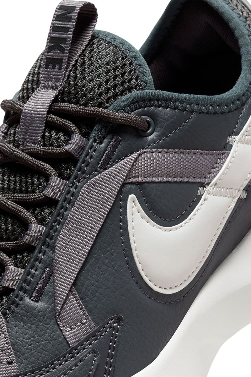 Nike TC 7900 Anthracite/Mtlc Platinum-Plati | Stylerunner