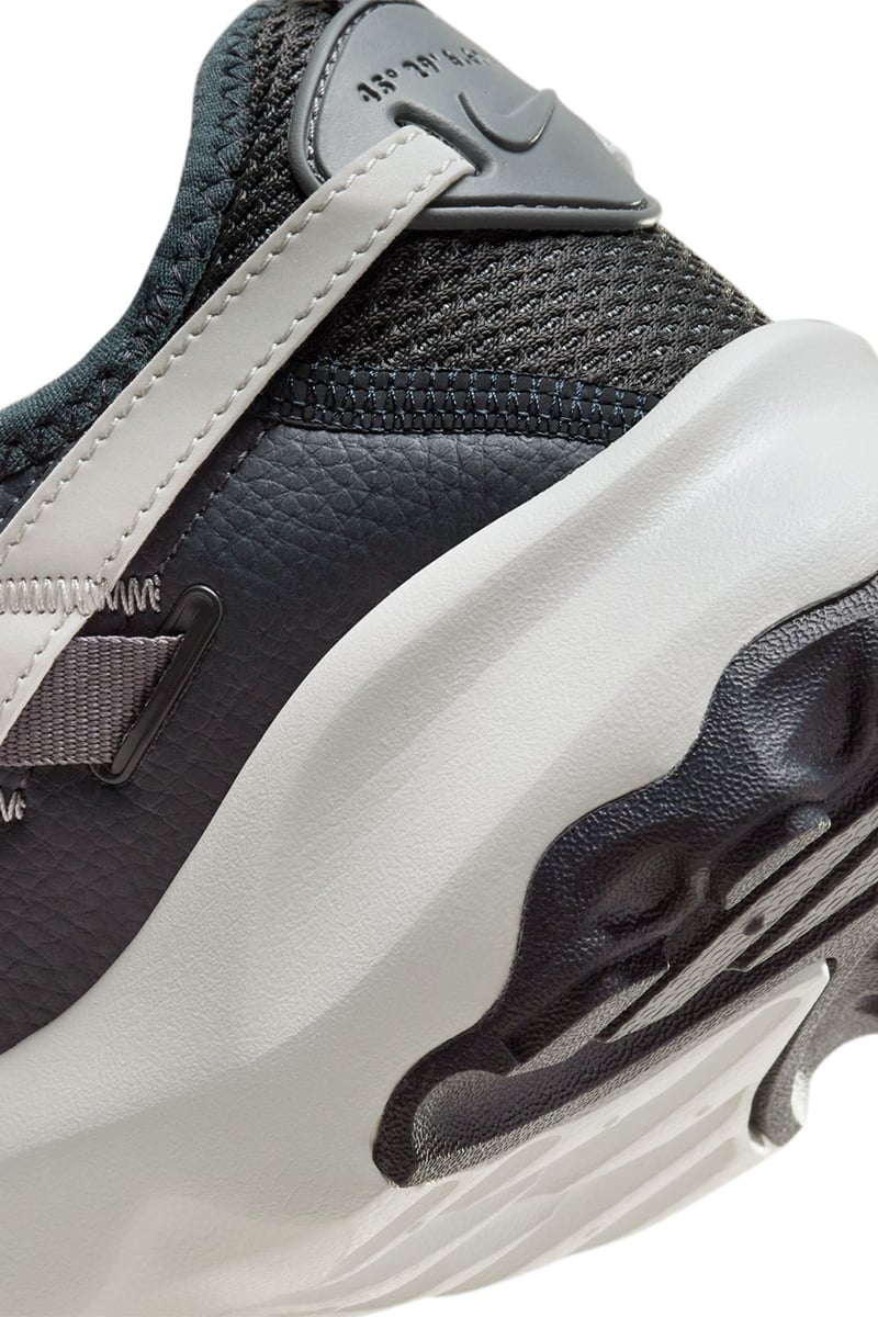 ☆人気☆【NIKE】☆NIKE TC 7900 ANTHRACITE(W)☆22-26cm Amazon | [ナイキ] W TC 7900 DD9682 001 23.0cm(WOMENS 6.0