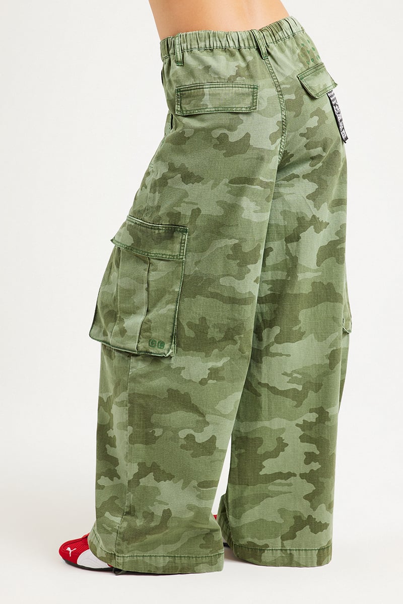 スサシ HIBANA CAMO MILITARY OVER PANTS スサシ HIBANA CAMO MILITARY OVER PANTS Buy KSUPER CARGO PANT HASH