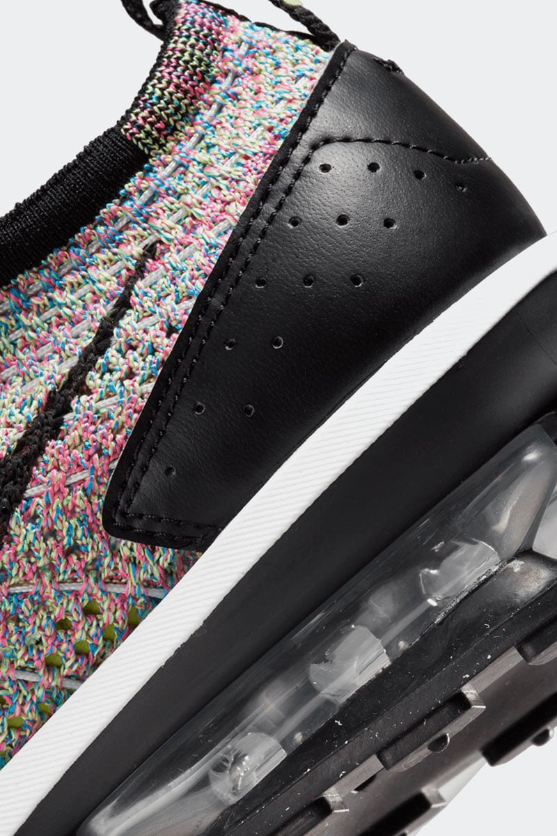 Nike flyknit air outlet max womens multicolor black