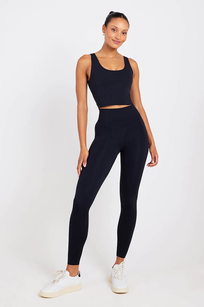Fabletics Women's Define High-Waisted Legging, Workout, Yoga, Running,  Athletic, Active, Maximum Compression, Flattering : : Clothing,  Shoes