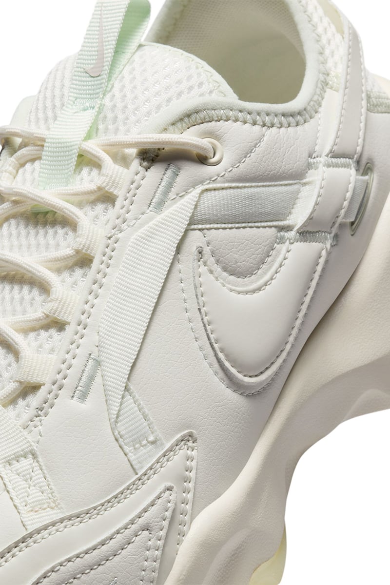Nike TC 7900 Sail/Sail-Sea Glass-Barely Green-Pale Ivory