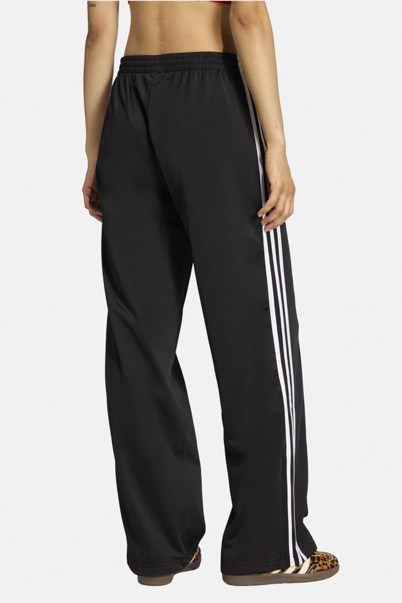 adidas FIREBIRD LOOSE TRACK PANTS ブラック adidas Firebird Loose Track Pants Black | Stylerunner