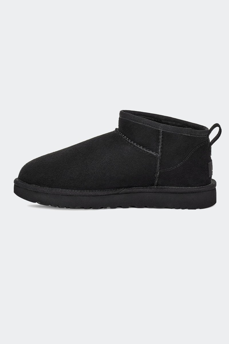 Black ugg slippers turn feet black hot sale