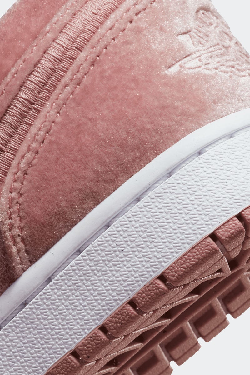 Jordan 1 low tan on sale pink