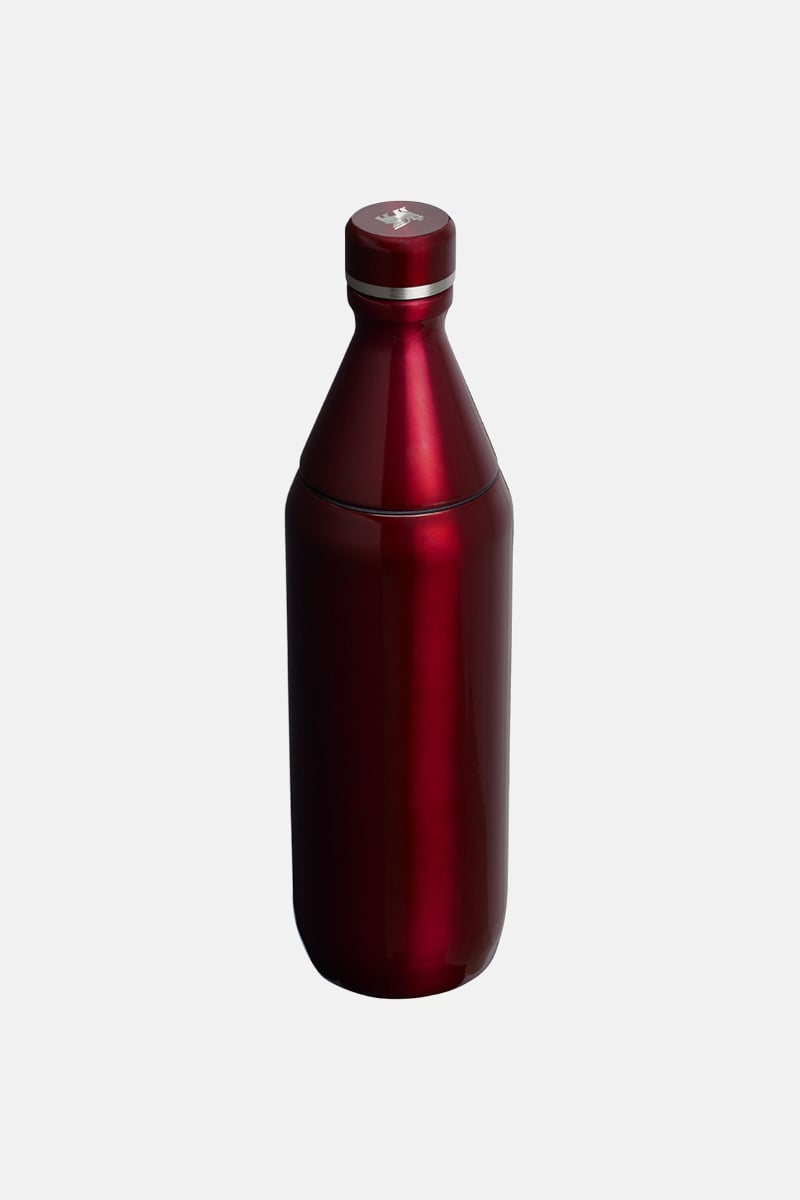 日本未発売　STANLEY SLIM BOTTLE レッド Stanley All Day Slim Bottle 20oz Garnet Shine | Stylerunner