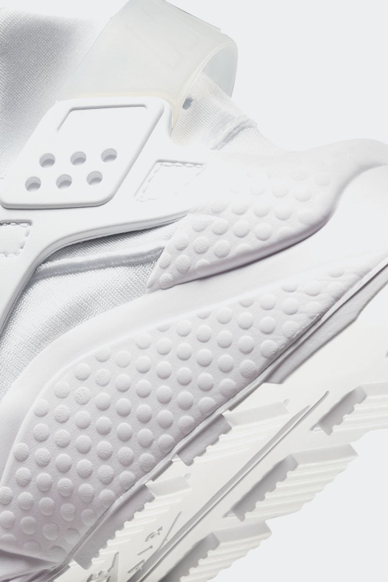 How to clean on sale white huaraches at home