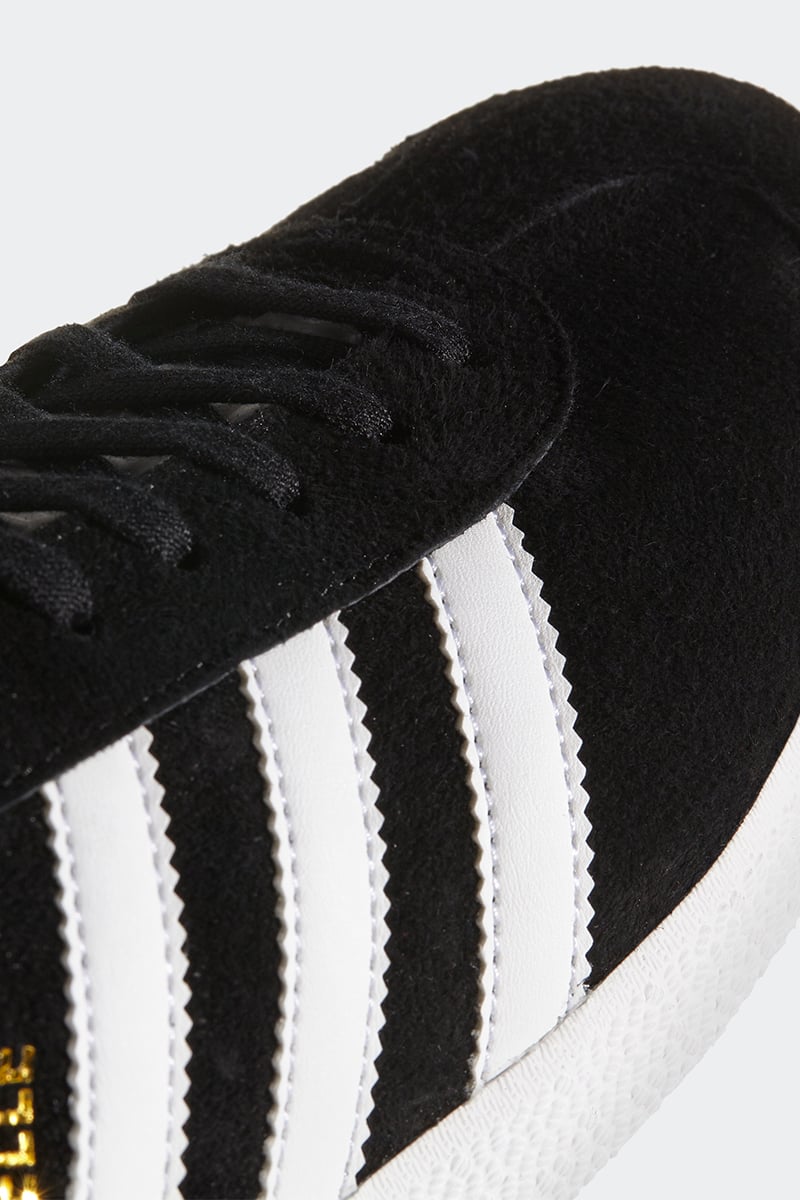 Adidas gazelle black outlet and white