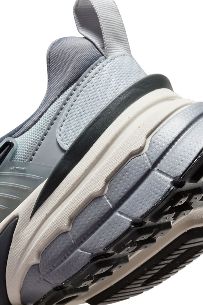 Nike V2K Run Pure Platinum/Mtlc Cool Grey-W | Stylerunner