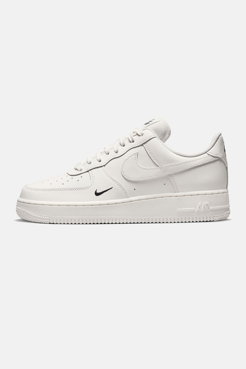 Nike air force 1 07 sales lv8 sail