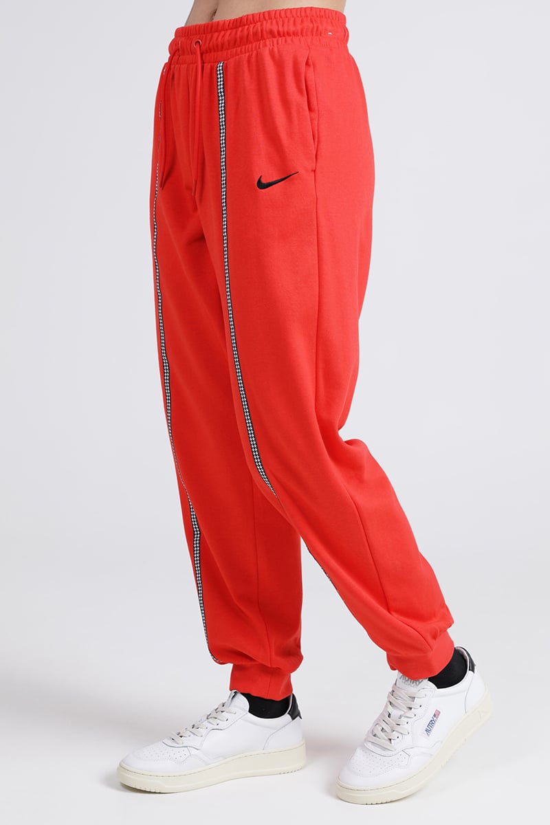 Nike Sportswear Icon Clash Jogger Chile Red Black Stylerunner