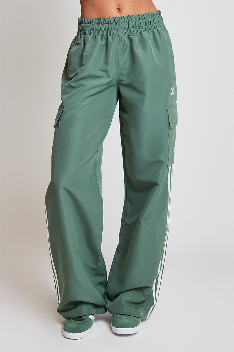 Green 3 stripe pants hotsell