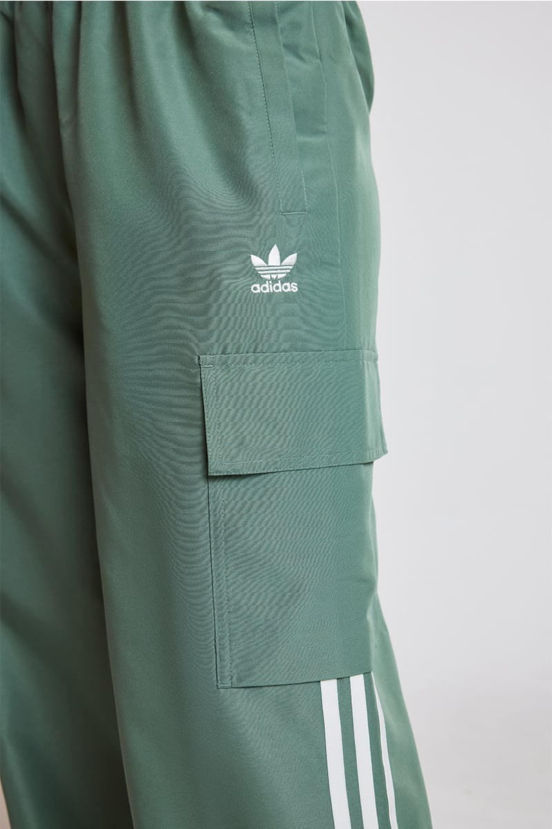 adidas Originals 3 Stripe Cargo Pant Trace Green | Stylerunner adidas Originals 3 Stripe Cargo Pant Trace Green | Stylerunner