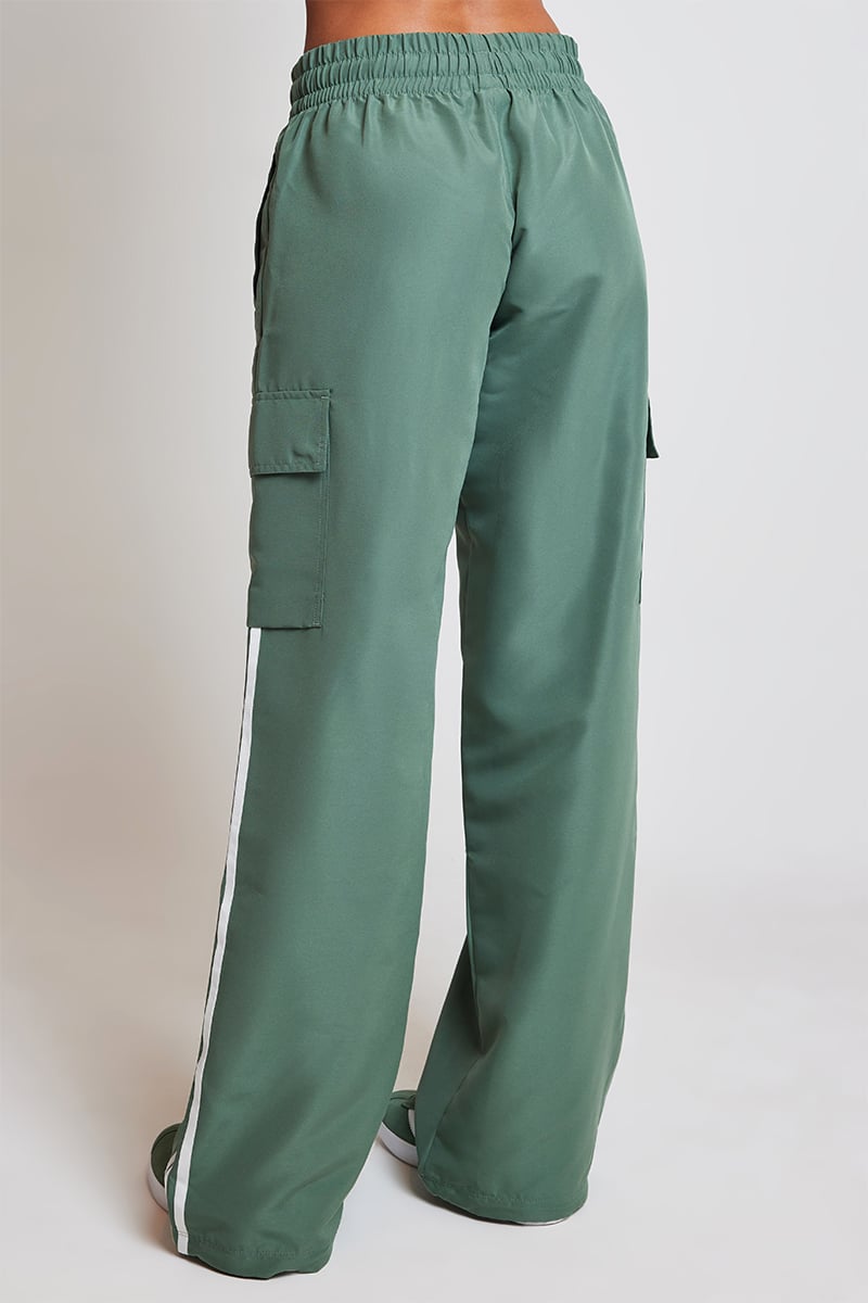 ★★Adairs★★ 3S Cargo Pants Green IZ0716 Shop adidas 3-Stripes Cargo Pants IZ0716 green | SNIPES USA