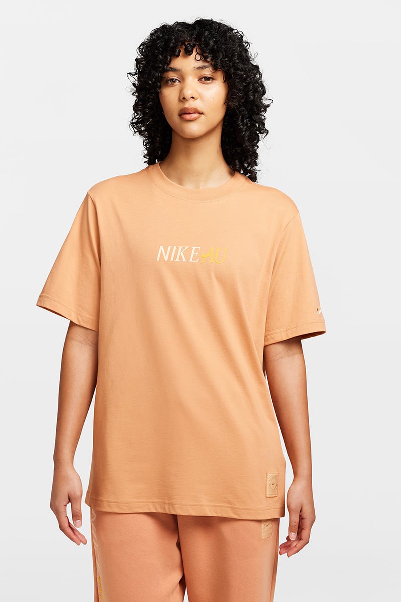 nike oversized tee