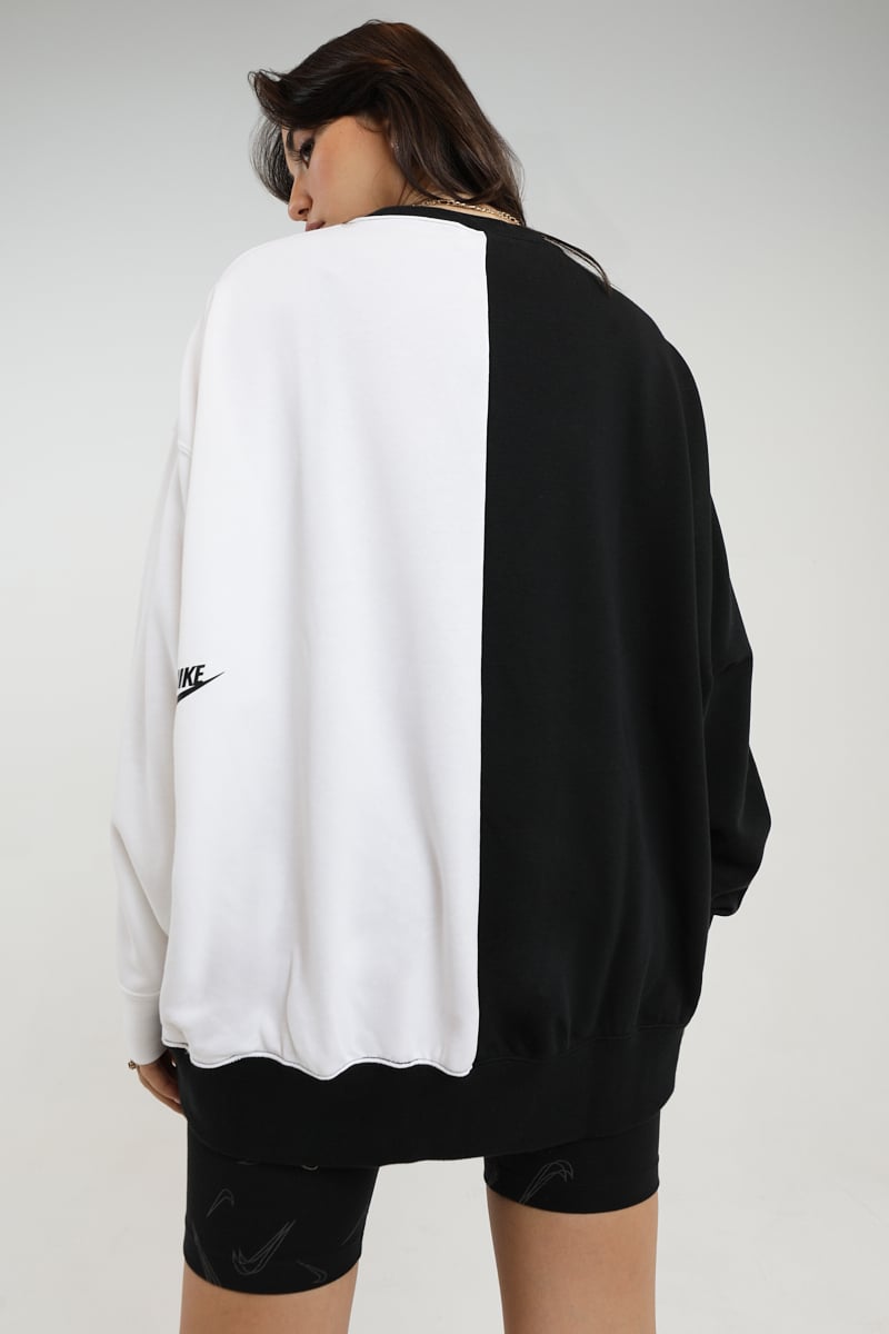 Nike Sportswear Over-Oversized Sweatshirt Black/White | Stylerunner