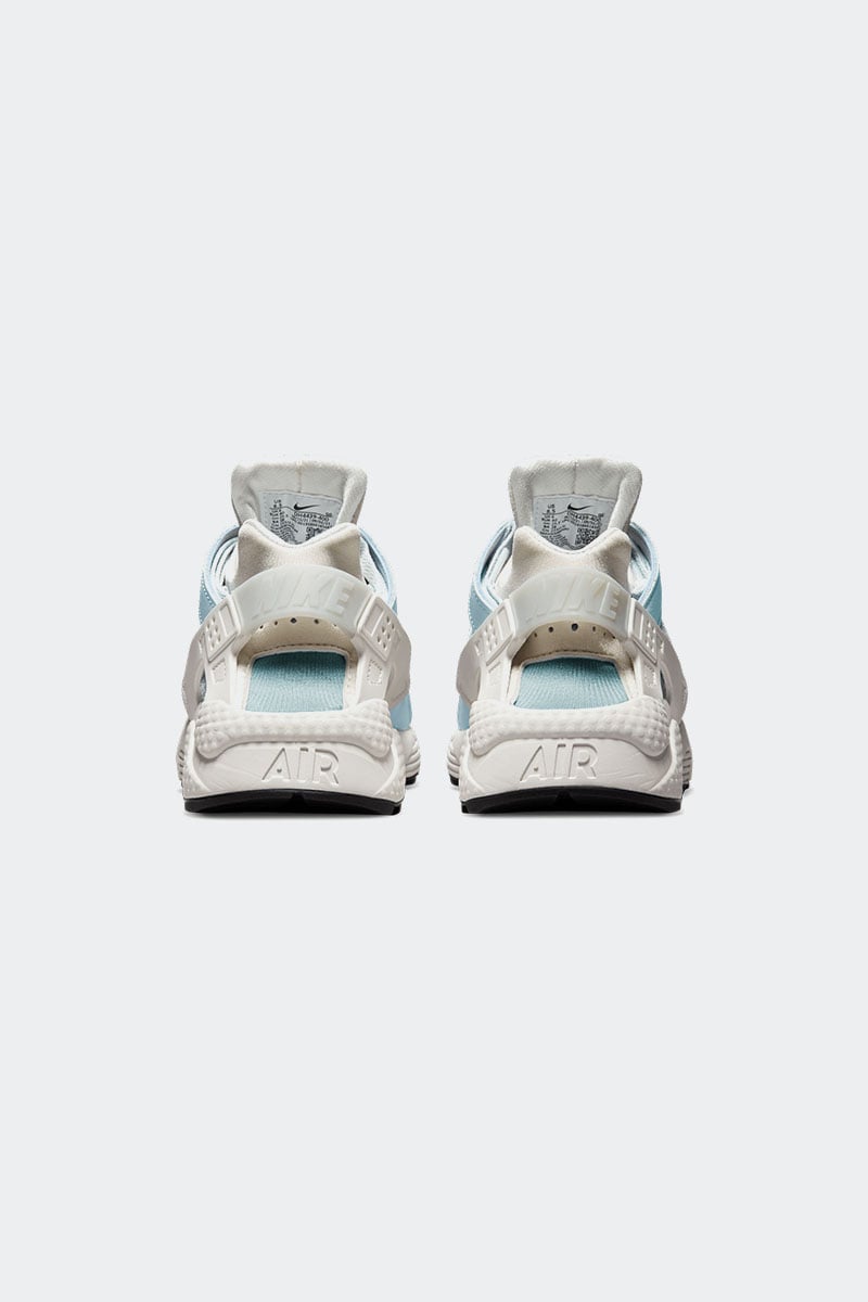 Nike huarache white hot sale womens outfit