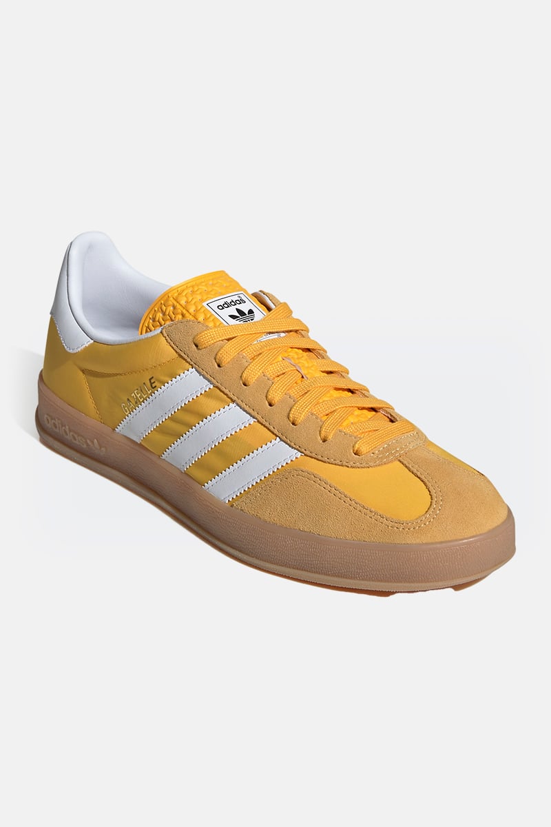Yellow gazelle adidas size 6 top