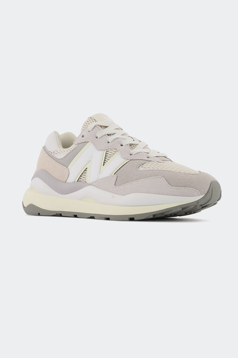 New Balance 5740 Moonbeam | Stylerunner
