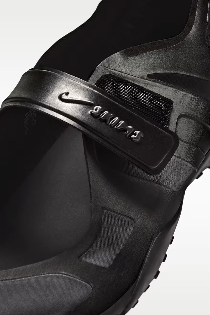 NikeSKIMS Rift Satin Black/Black-Black | Stylerunner
