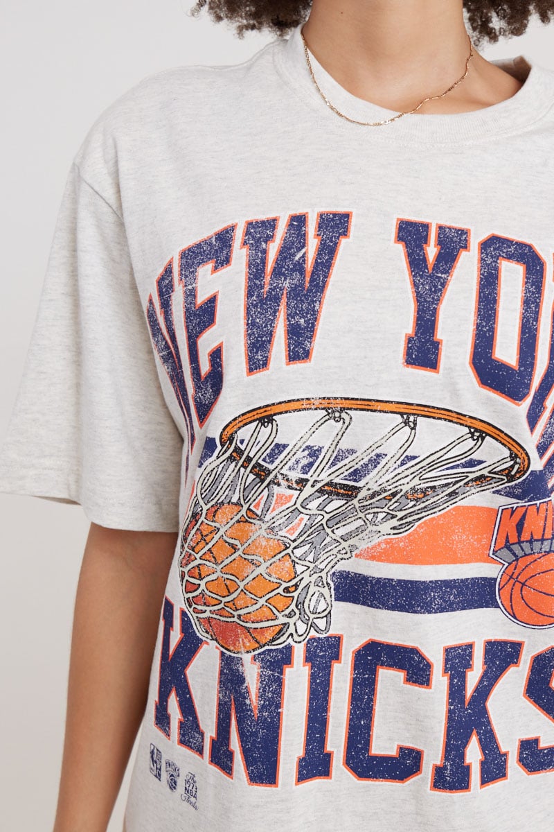 Mitchell & Ness New York Knicks Bucket Tee Silver Marle | Stylerunner