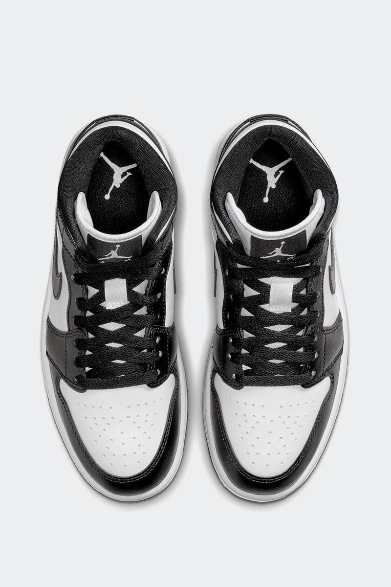 Black white jordan outlet 1 mid