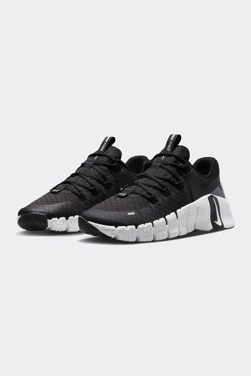 Nike metcon best sale 5 triple black