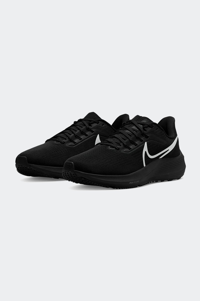 Full black hot sale nike shoes