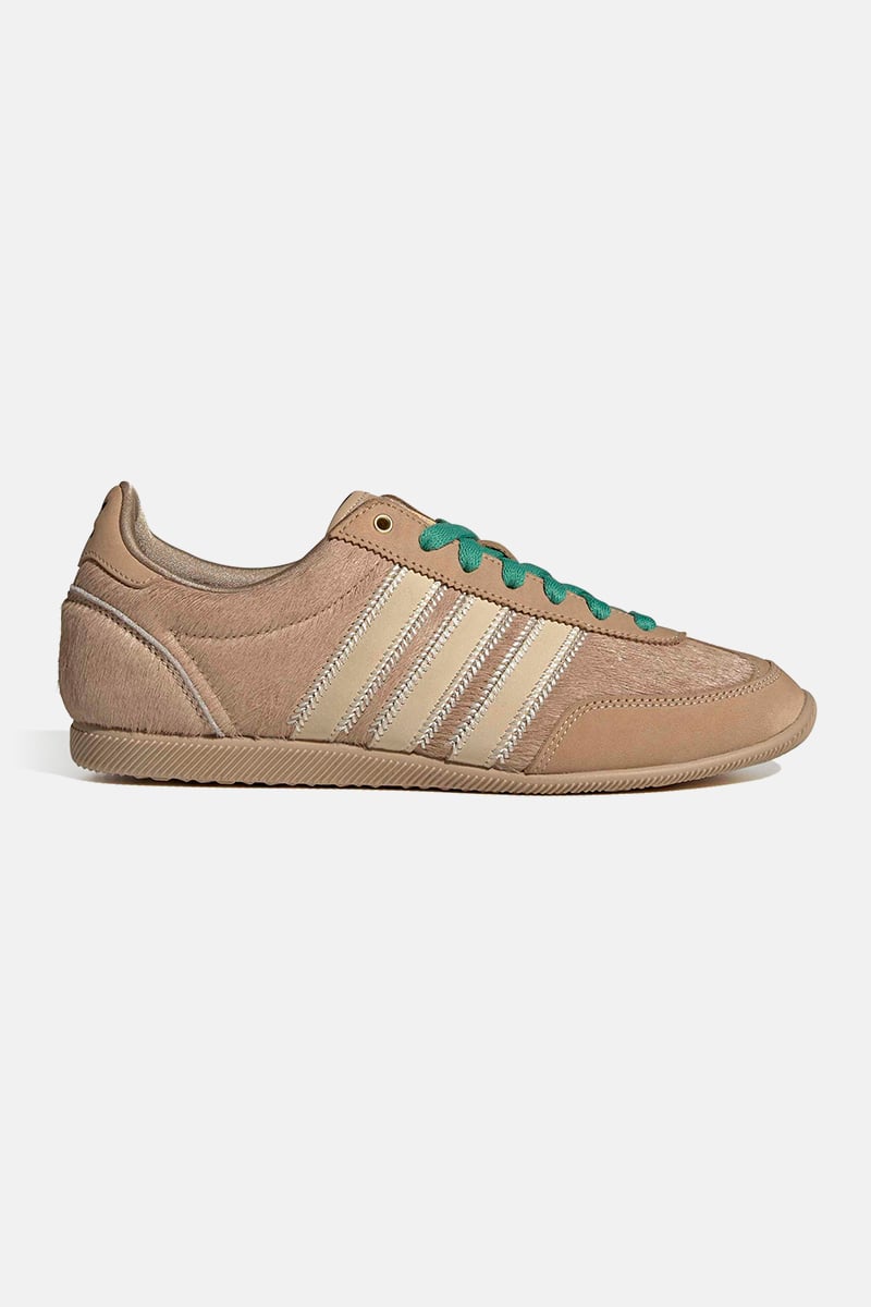 adidas Japan Ftwr White/Core Black/Gold Met. | Stylerunner