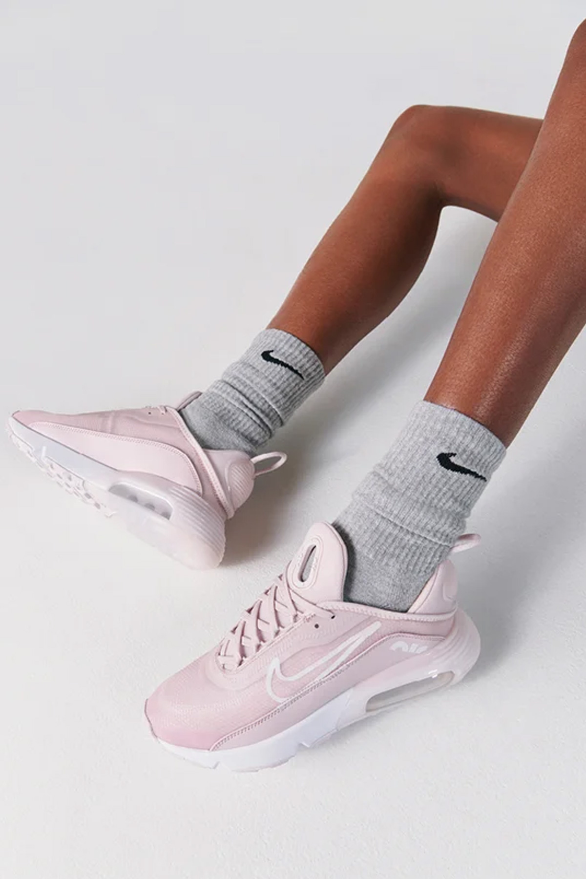 Nike Women's Shoes \u0026 Clothing | Stylerunner