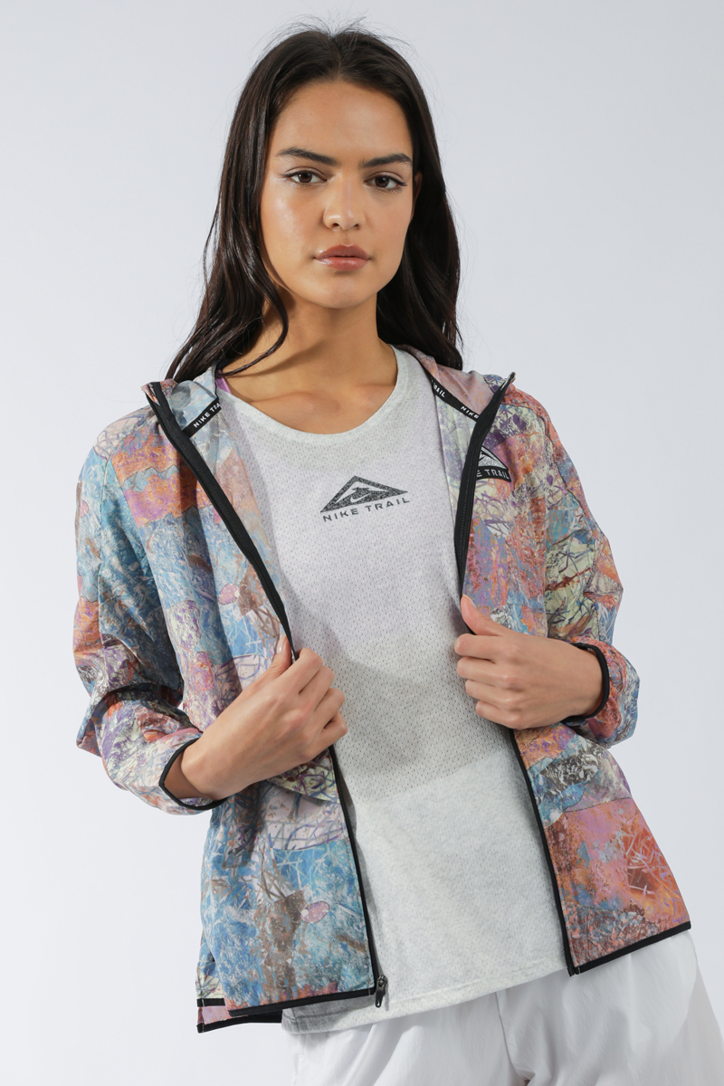 nike packable windrunner