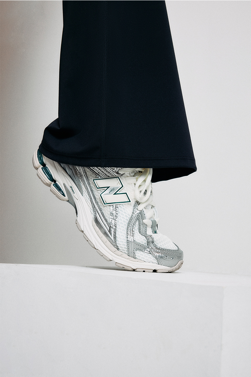 New Balance M1906REE シルバー 5.5 US New Balance - 1906R in Silver Metallic and New Spruce