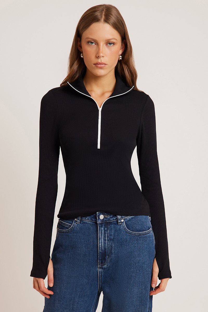 Viktoria & Woods Summit Rib Turtleneck Black | Stylerunner