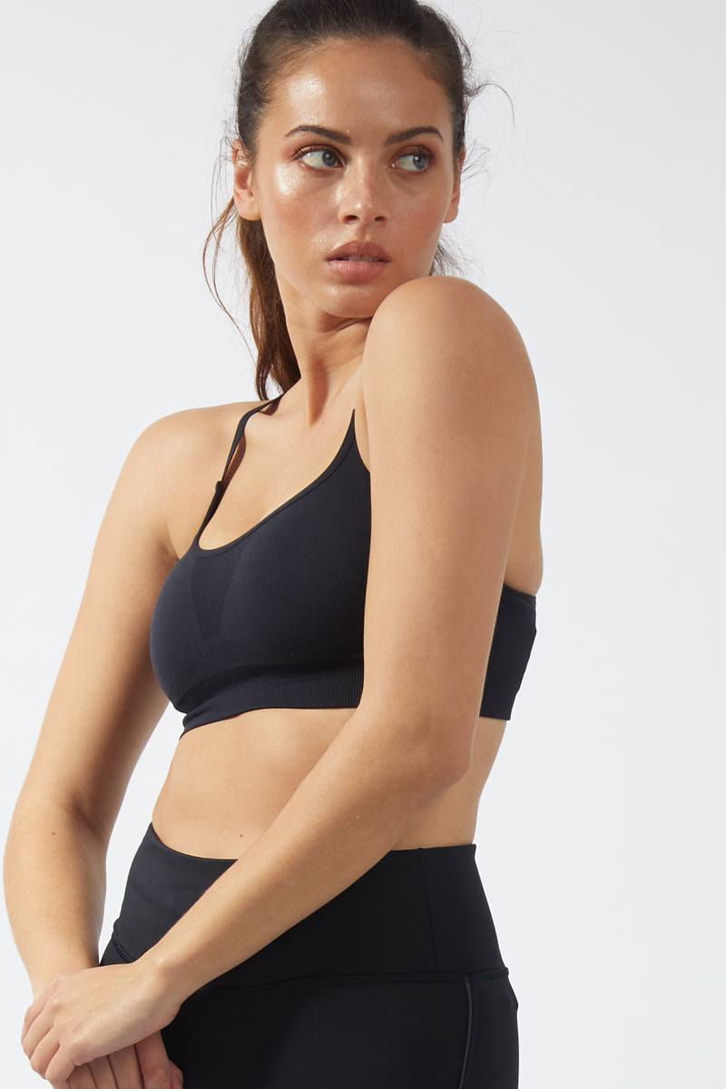 Vanish Seamless Essentials Sports Bra