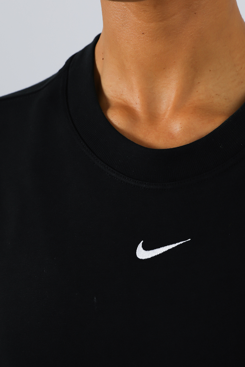 Nike Sportswear Essential T-Shirt - Black | Stylerunner