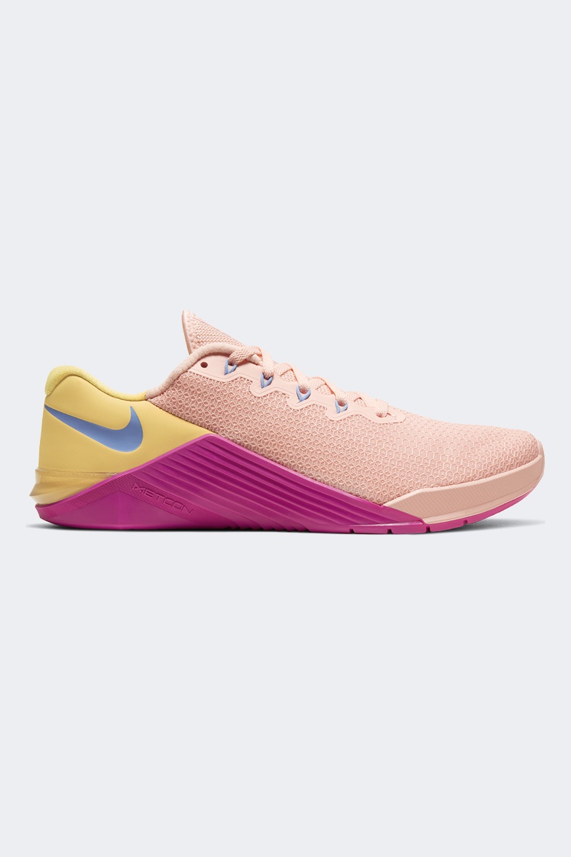 nike metcon 5 washed coral